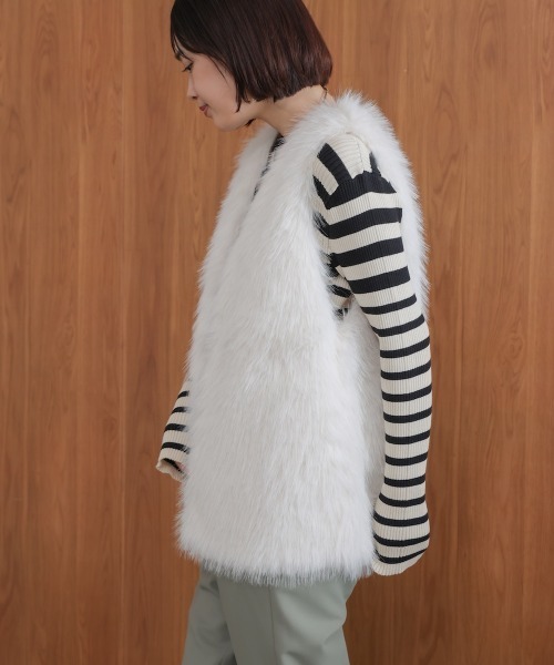 Bou Jeloud(ブージュルード)の「フェイクロングフォックスファーベスト(ベスト・レディース・ブラウン/グレイッシュベージュ/アイボリー/チャコールグレー・FREE)」の8枚目の写真