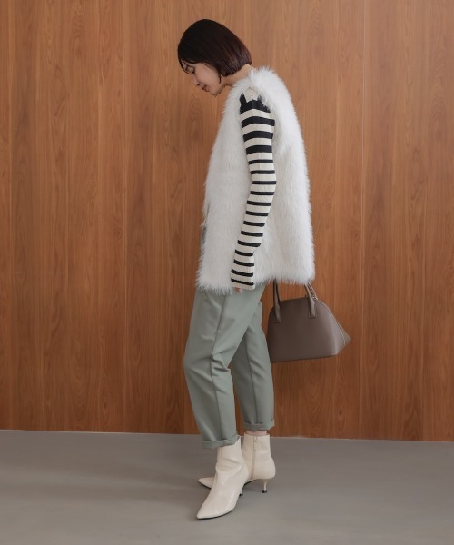 Bou Jeloud(ブージュルード)の「フェイクロングフォックスファーベスト(ベスト・レディース・ブラウン/グレイッシュベージュ/アイボリー/チャコールグレー・FREE)」の9枚目の写真