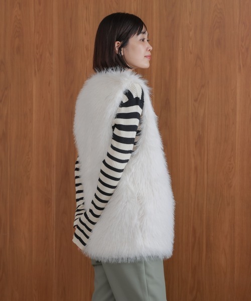 Bou Jeloud(ブージュルード)の「フェイクロングフォックスファーベスト(ベスト・レディース・ブラウン/グレイッシュベージュ/アイボリー/チャコールグレー・FREE)」の11枚目の写真