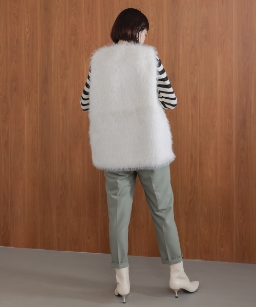Bou Jeloud(ブージュルード)の「フェイクロングフォックスファーベスト(ベスト・レディース・ブラウン/グレイッシュベージュ/アイボリー/チャコールグレー・FREE)」の12枚目の写真