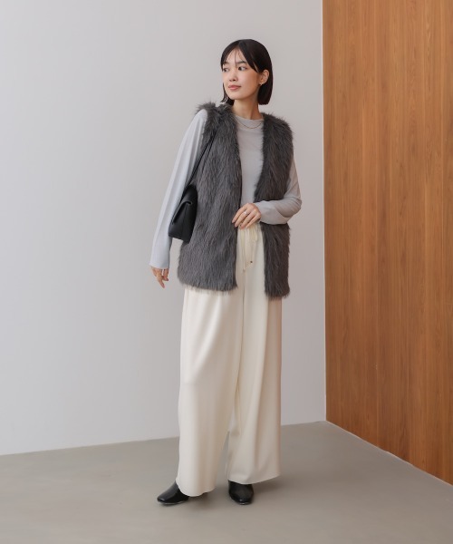 Bou Jeloud(ブージュルード)の「フェイクロングフォックスファーベスト(ベスト・レディース・ブラウン/グレイッシュベージュ/アイボリー/チャコールグレー・FREE)」の17枚目の写真