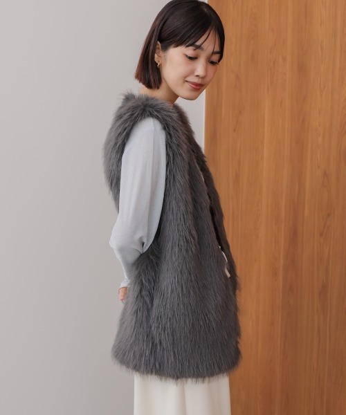 Bou Jeloud(ブージュルード)の「フェイクロングフォックスファーベスト(ベスト・レディース・ブラウン/グレイッシュベージュ/アイボリー/チャコールグレー・FREE)」の19枚目の写真