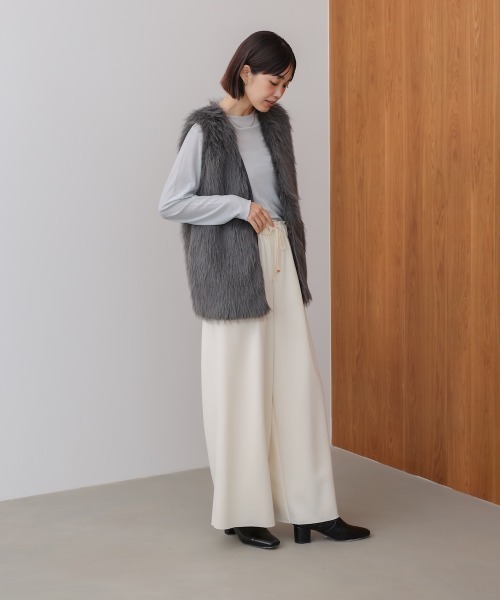 Bou Jeloud(ブージュルード)の「フェイクロングフォックスファーベスト(ベスト・レディース・ブラウン/グレイッシュベージュ/アイボリー/チャコールグレー・FREE)」の20枚目の写真