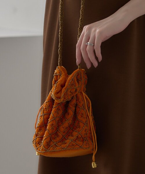 CIAOPANIC TYPY(チャオパニックティピー)の「【aguni】ベロアビーズ刺繍バッグ(ショルダーバッグ・レディース・オレンジ/ブルー・ONE SIZE)」の6枚目の写真