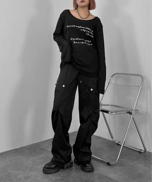 jiasecond.(ジアセカンド)の「【jiasecond.】メッセージプリントシアートップス / トップス カットソー 長袖 シアー オーバー プリント オープンネック レイヤード ブラック ベージュ ZOZOTOWN限定(Tシャツ/カットソー・レディース・ブラック/ベージュ・FREE)」の3枚目の写真