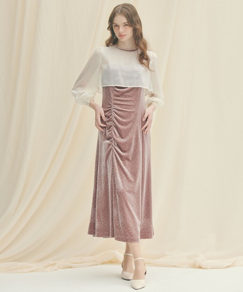 AIMER(エメ)の「オーガンジーカフススリーブブラウス×箔ドットベロアギャザーキャミソールワンピース 2点セットパーティードレス 結婚式 お呼ばれ ドレス 20代 30代(ドレス・レディース・ピンクベージュ/ブラック/ブラウン・SMALL/MEDIUM)」の4枚目の写真