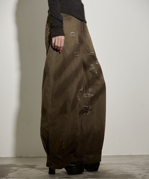 .KOM(ドットコム)の「『.KOM/ドットケーオーエム』ダメージワイドパンツ【GC】(デニムパンツ・レディース・グリーン/カモフラージュ・L/M/S)」の4枚目の写真