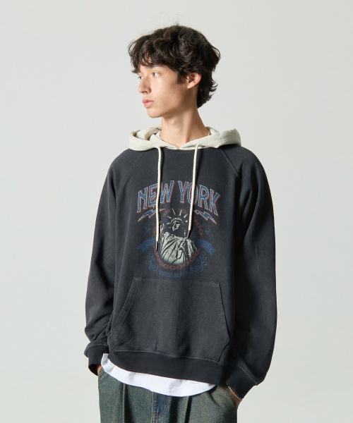 DIMITRI BLACK(ディミトリブラック)の「NYCフードTシャツ_ピグメントチャコール&クリーム(パーカー・レディース・その他・LARGE/X-LARGE/SMALL/MEDIUM)」の4枚目の写真