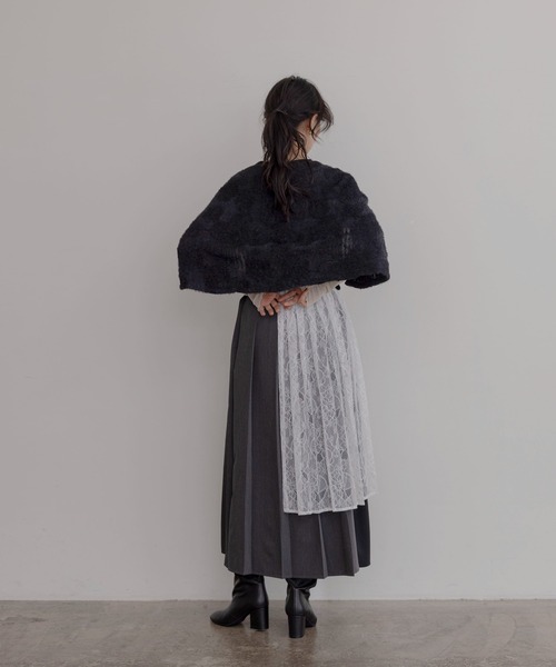 Eimee Law(エイミーロウ)の「フラワー刺繍ポンチョトップス(その他トップス・レディース・ベージュ/ブラック・FREE)」の10枚目の写真