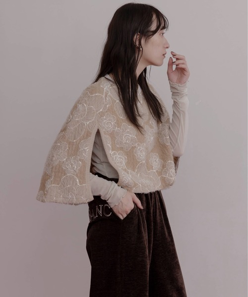 Eimee Law(エイミーロウ)の「フラワー刺繍ポンチョトップス(その他トップス・レディース・ベージュ/ブラック・FREE)」の20枚目の写真