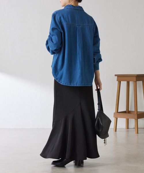 COLLAGE GALLARDAGALANTE（コラージュガリャルダガランテ）の「Q.anos/スタンドネック袖リブデニムシャツ/WEB限定カラー展開（シャツ/ブラウス・レディース・インディゴブルー/ブルー/ベージュ系その他/ベージュ・FREE）」の21枚目の写真