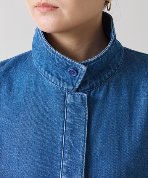 COLLAGE GALLARDAGALANTE（コラージュガリャルダガランテ）の「Q.anos/スタンドネック袖リブデニムシャツ/WEB限定カラー展開（シャツ/ブラウス・レディース・インディゴブルー/ブルー/ベージュ系その他/ベージュ・FREE）」の11枚目の写真