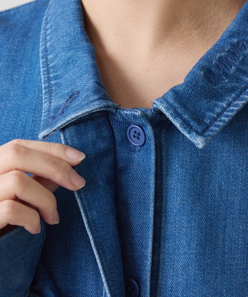 COLLAGE GALLARDAGALANTE（コラージュガリャルダガランテ）の「Q.anos/スタンドネック袖リブデニムシャツ/WEB限定カラー展開（シャツ/ブラウス・レディース・インディゴブルー/ブルー/ベージュ系その他/ベージュ・FREE）」の13枚目の写真