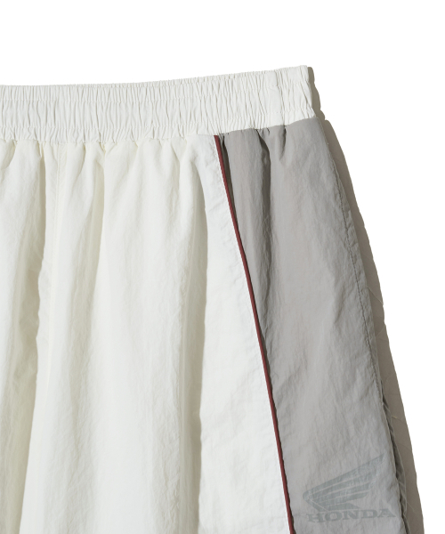 PHYPS MOTORCYCLE(フィップスモーターサイクル)の「Speed Track Pants Ivory(スウェットパンツ・レディース・その他・LARGE/X-LARGE/SMALL/MEDIUM)」の5枚目の写真