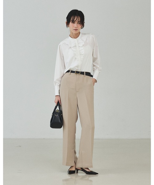 qualite（カリテ）の「【シワになりにくい！素材にこだわった一着】フロントラッフルブラウス/オケージョン/セレモニー/フォーマル/オフィスカジュアル/フリルブラウス/入卒/カセット服（シャツ/ブラウス・レディース・オフホワイト・フリー）」の2枚目の写真