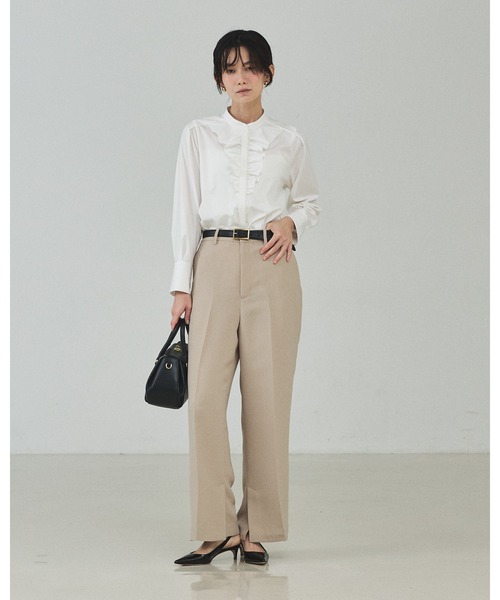 qualite（カリテ）の「【シワになりにくい！素材にこだわった一着】フロントラッフルブラウス/オケージョン/セレモニー/フォーマル/オフィスカジュアル/フリルブラウス/入卒/カセット服（シャツ/ブラウス・レディース・オフホワイト・フリー）」の4枚目の写真