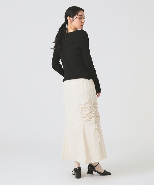 Ray BEAMS（レイビームス）の「サイド ギャザー マーメイド スカート（スカート・レディース・ブラック/オフホワイト・1/0）」の5枚目の写真