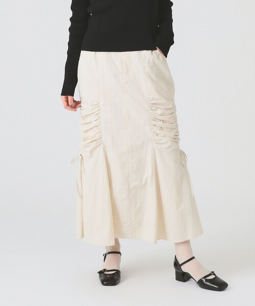 Ray BEAMS（レイビームス）の「サイド ギャザー マーメイド スカート（スカート・レディース・ブラック/オフホワイト・1/0）」の6枚目の写真