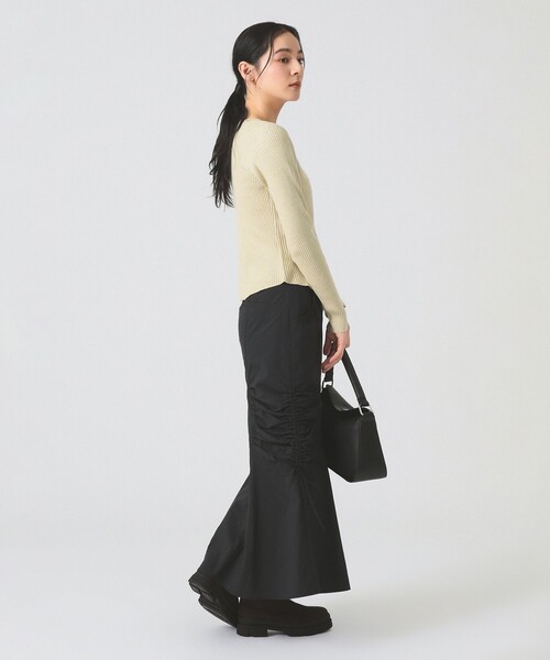 Ray BEAMS（レイビームス）の「サイド ギャザー マーメイド スカート（スカート・レディース・ブラック/オフホワイト・1/0）」の8枚目の写真