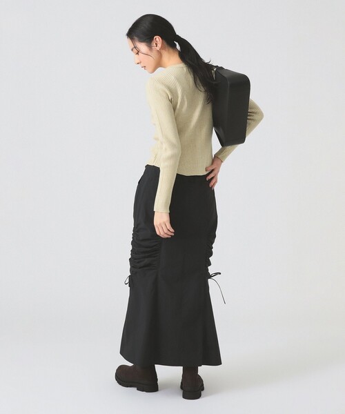 Ray BEAMS（レイビームス）の「サイド ギャザー マーメイド スカート（スカート・レディース・ブラック/オフホワイト・1/0）」の9枚目の写真