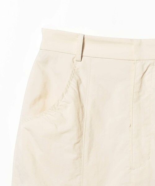 Ray BEAMS（レイビームス）の「サイド ギャザー マーメイド スカート（スカート・レディース・ブラック/オフホワイト・1/0）」の12枚目の写真