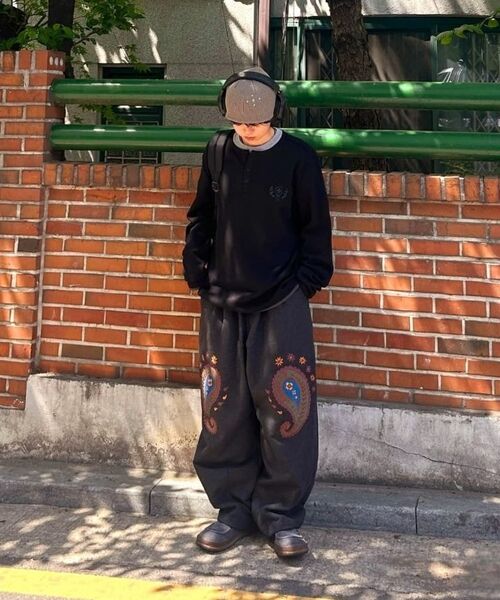 A NOTHING(アナッシング)の「ペイズリーエンブロイダリー HT スウェットパンツ(チャコール)(スウェットパンツ・レディース・その他・LARGE/MEDIUM)」の2枚目の写真