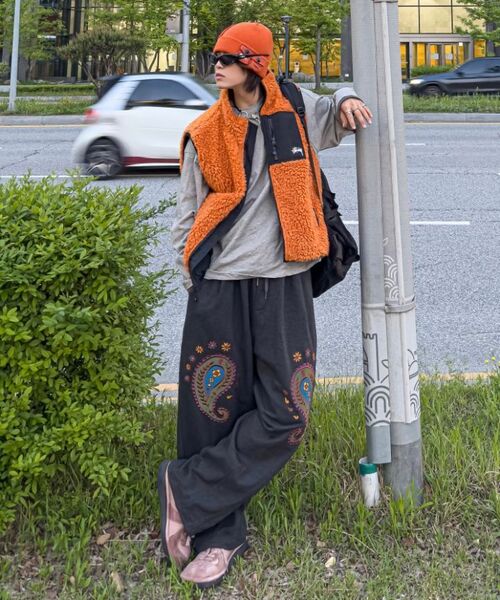 A NOTHING(アナッシング)の「ペイズリーエンブロイダリー HT スウェットパンツ(チャコール)(スウェットパンツ・レディース・その他・LARGE/MEDIUM)」の3枚目の写真