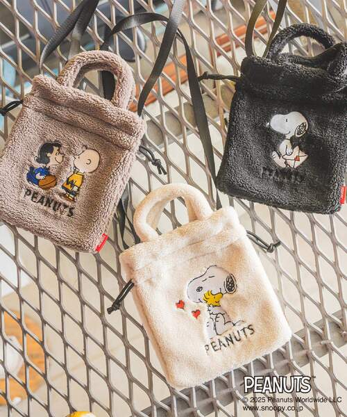 ITS'DEMO(イッツデモ)の「<PEANUTS>ボア刺繍ショルダー(ショルダーバッグ・レディース・ブラック/アイボリー/グレー・00)」の4枚目の写真