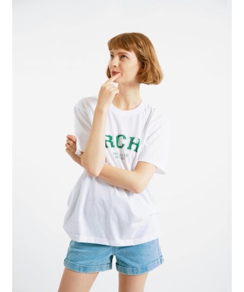 ROYAL CLUB HOLIDAY(ロイヤルクラブホリデー)の「RCH ビッグロゴ 半袖Tシャツ ホワイト(Tシャツ/カットソー・レディース・ホワイト・MEDIUM/LARGE/X-LARGE)」の6枚目の写真