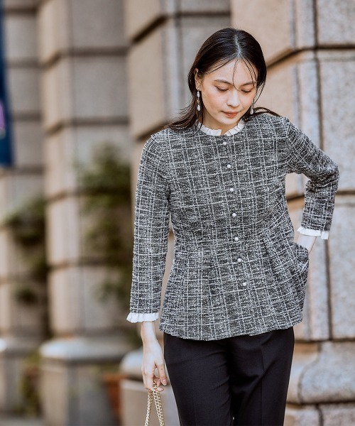 nissen（ニッセン）の「【入学式・卒業式】取り外せるフリル襟付カットツイードペプラムブラウス＋ジャージーテーパードパンツセット＜大きいサイズ有＞（スーツセット・レディース・ホワイト系その他/ブラック系・3L/LL/L/M）」の13枚目の写真