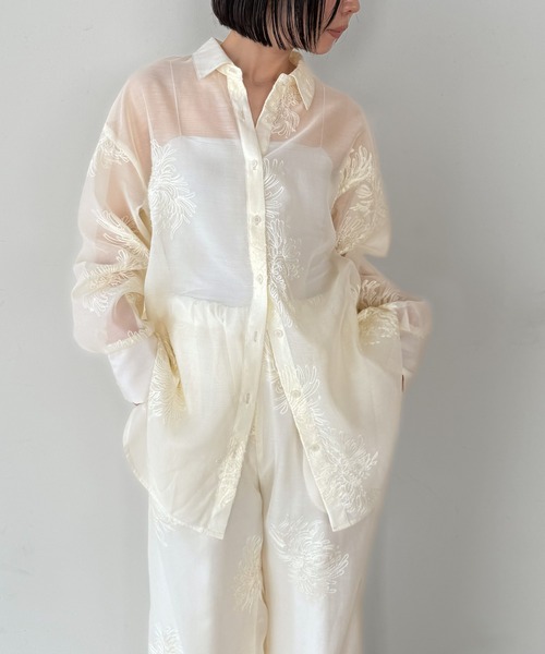 select MOCA by son（セレクトモカバイソン）の「フラワーエンブロイダリーシアーオーバーサイズシャツ【セットアップ対応】【by SON】（シャツ/ブラウス・レディース・アイボリー/ブラック・FREE）」の5枚目の写真