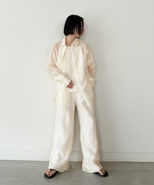 select MOCA by son（セレクトモカバイソン）の「フラワーエンブロイダリーシアーオーバーサイズシャツ【セットアップ対応】【by SON】（シャツ/ブラウス・レディース・アイボリー/ブラック・FREE）」の8枚目の写真