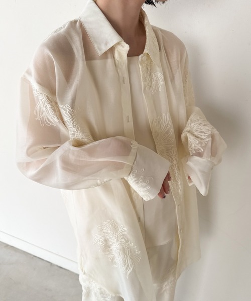 select MOCA by son（セレクトモカバイソン）の「フラワーエンブロイダリーシアーオーバーサイズシャツ【セットアップ対応】【by SON】（シャツ/ブラウス・レディース・アイボリー/ブラック・FREE）」の13枚目の写真