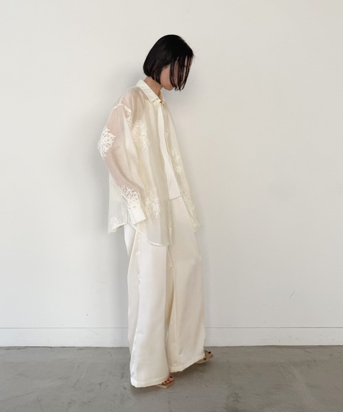 select MOCA by son（セレクトモカバイソン）の「フラワーエンブロイダリーシアーオーバーサイズシャツ【セットアップ対応】【by SON】（シャツ/ブラウス・レディース・アイボリー/ブラック・FREE）」の15枚目の写真