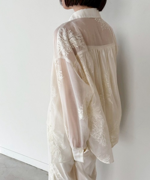 select MOCA by son（セレクトモカバイソン）の「フラワーエンブロイダリーシアーオーバーサイズシャツ【セットアップ対応】【by SON】（シャツ/ブラウス・レディース・アイボリー/ブラック・FREE）」の10枚目の写真