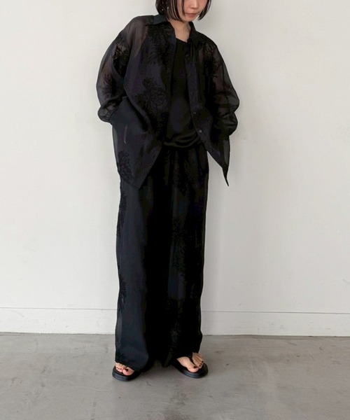 select MOCA by son（セレクトモカバイソン）の「フラワーエンブロイダリーシアーオーバーサイズシャツ【セットアップ対応】【by SON】（シャツ/ブラウス・レディース・アイボリー/ブラック・FREE）」の4枚目の写真