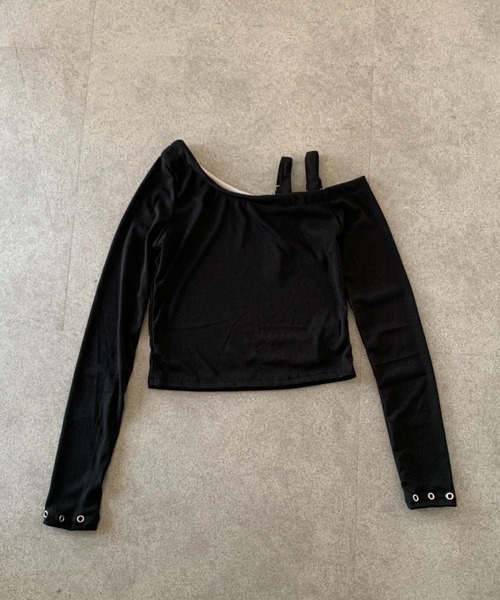 lilful（リルフル）の「【26年春夏新作】ダブルベルトワンショルデザイン バタフライモチーフ フェイクレイヤードクロップドロンT 袖アイレット（Tシャツ/カットソー・レディース・ホワイト/ブラック・S/M）」の16枚目の写真