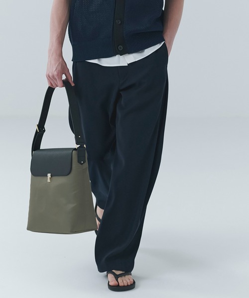 CULLNI(クルニ)の「Dry Twill Curve Silhouette Semi Wide Pant(その他パンツ・メンズ・ネイビー/マルーン/ブラック/グレー・0/1/2)」の1枚目の写真