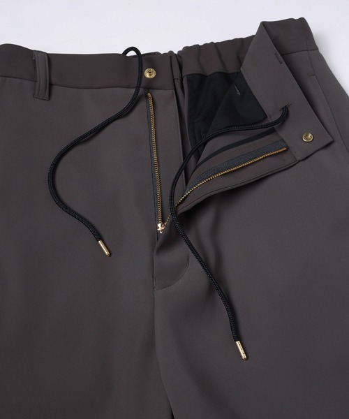 CULLNI(クルニ)の「Dry Twill Curve Silhouette Semi Wide Pant(その他パンツ・メンズ・ネイビー/マルーン/ブラック/グレー・0/1/2)」の11枚目の写真