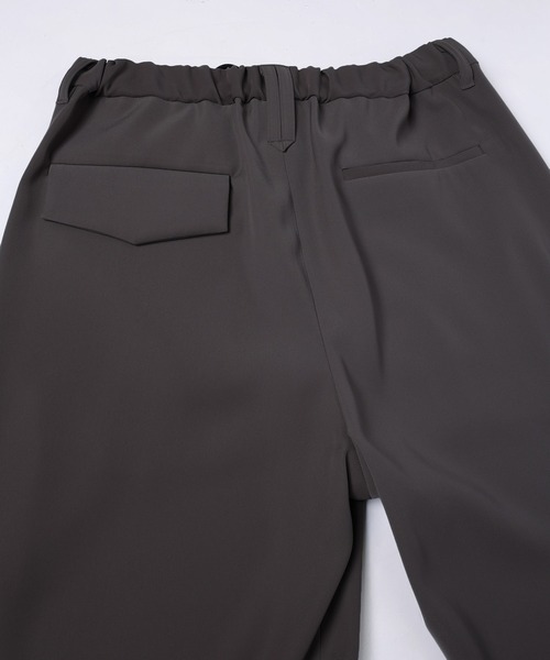 CULLNI(クルニ)の「Dry Twill Curve Silhouette Semi Wide Pant(その他パンツ・メンズ・ネイビー/マルーン/ブラック/グレー・0/1/2)」の12枚目の写真