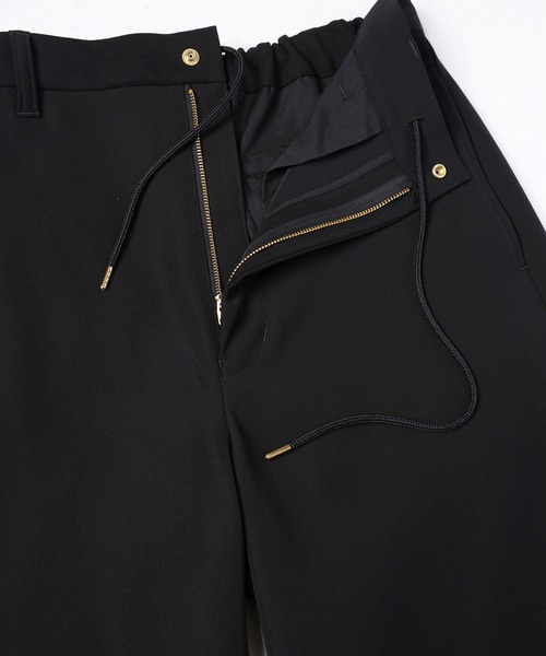 CULLNI(クルニ)の「Dry Twill Curve Silhouette Semi Wide Pant(その他パンツ・メンズ・ネイビー/マルーン/ブラック/グレー・0/1/2)」の16枚目の写真