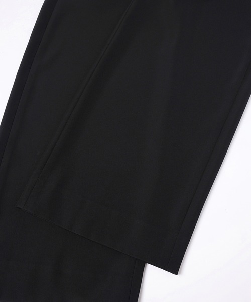 CULLNI(クルニ)の「Dry Twill Curve Silhouette Semi Wide Pant(その他パンツ・メンズ・ネイビー/マルーン/ブラック/グレー・0/1/2)」の18枚目の写真