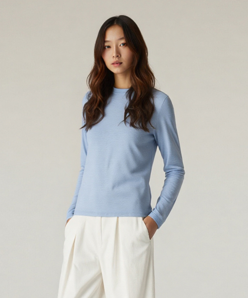 BUTTON SEOUL（ボタンソウル）の「[ウィメンズ] ソフトタッチベーシックロングスリーブTシャツ (5 COLORS)（Tシャツ/カットソー・レディース・ブラウン/ホワイト/スカイブルー/ブラック/ライトグレー・MEDIUM/SMALL/LARGE）」の7枚目の写真