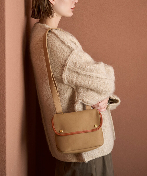 BRADY（ブレディー）の「Brady | AVON MINI（ショルダーバッグ・レディース・ホワイト系その他/ブラック/カーキ・ONE）」の4枚目の写真