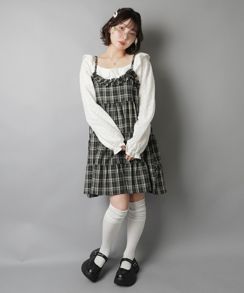 SPINNS(スピンズ)の「抜け感仕上げのオフショル刺繍ブラウス(シャツ/ブラウス・レディース・ブラウン/サックスブルー/オフホワイト・ONESIZE)」の21枚目の写真
