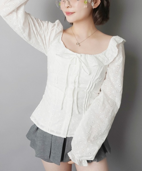 SPINNS(スピンズ)の「抜け感仕上げのオフショル刺繍ブラウス(シャツ/ブラウス・レディース・ブラウン/サックスブルー/オフホワイト・ONESIZE)」の20枚目の写真