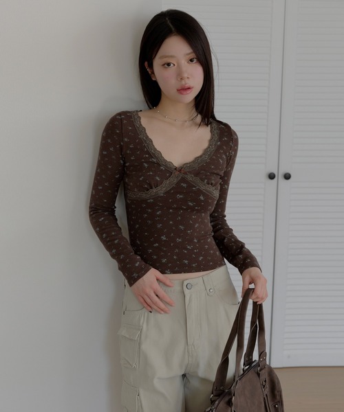 UNE MANSION（ユヌマンション）の「バレエコアラブリーレースフラワーカットソー（Tシャツ/カットソー・レディース・ブラウン/ホワイト/チャコール・FREE）」の21枚目の写真