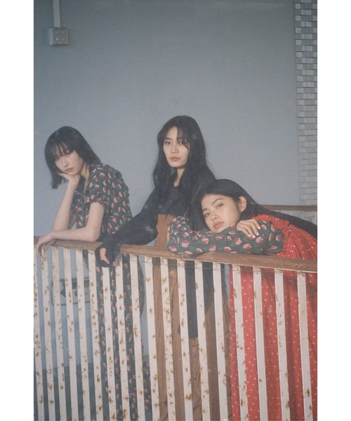 HOLIDAY(ホリデイ)の「SUPER RIB ALL-IN-ONE (TULIP) スーパーリブオールインワン (チューリップ)(つなぎ/オールインワン・レディース・チャコールグレー・ONE SIZE)」の7枚目の写真