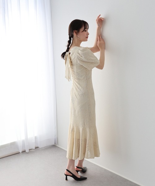 BLUEEAST（ブルーイースト）の「《2サイズ展開》ジャガードレースバックリボンマーメイドドレス　結婚式 成人式 二次会 同窓会 セレモニー パーティードレス オケージョンドレス お呼ばれ（ドレス・レディース・ブラック/ベージュ・SMALL/MEDIUM）」の5枚目の写真