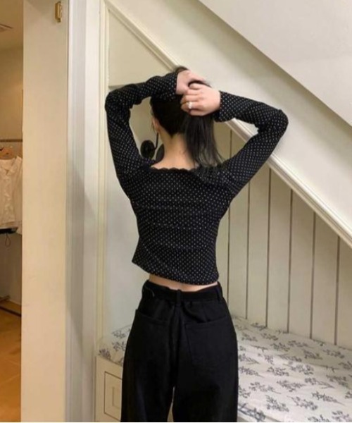 Vipoa（ヴィポア）の「French Lace v-neck tee（Tシャツ/カットソー・レディース・ブラック/グリーン・FREE）」の16枚目の写真